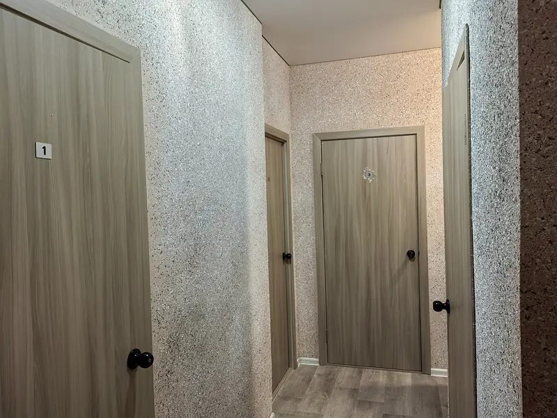 Двери комнат с номерами